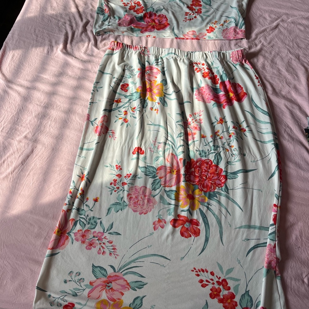 Plus size floral 2 piece